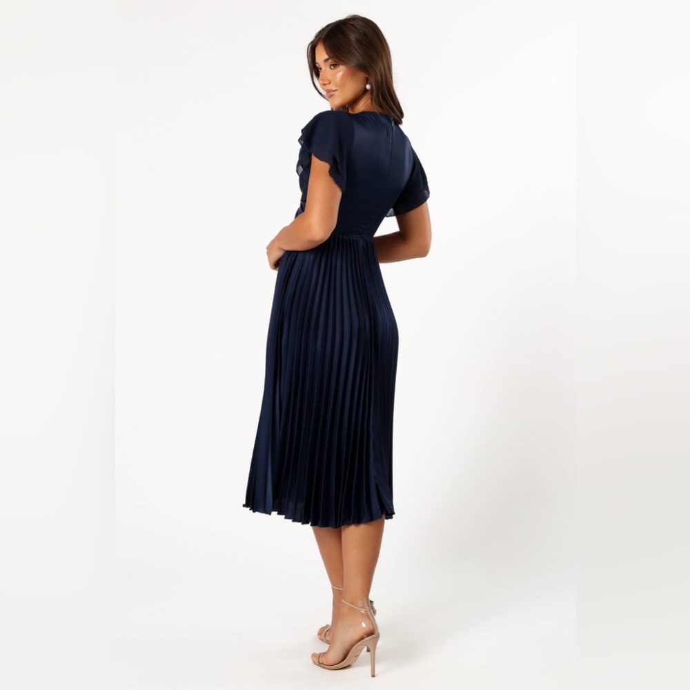 PETAL & PUP NOVA FLUTTER SLEEVE MIDI DRESS - L B2333 - Picture 4 of 6